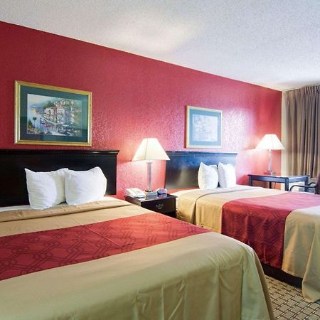 Econo Lodge Pine Bluff Exterior photo
