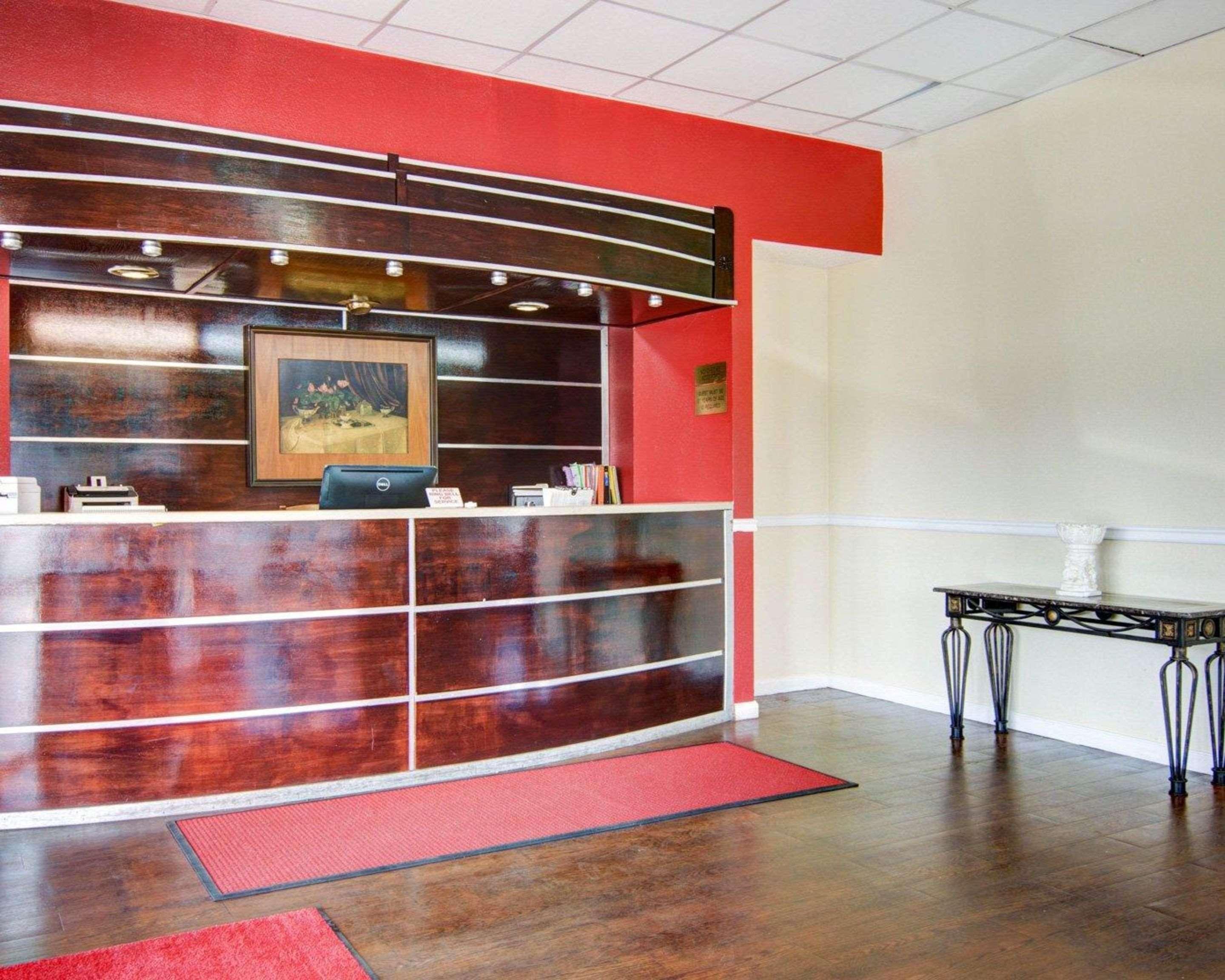 Econo Lodge Pine Bluff Exterior photo
