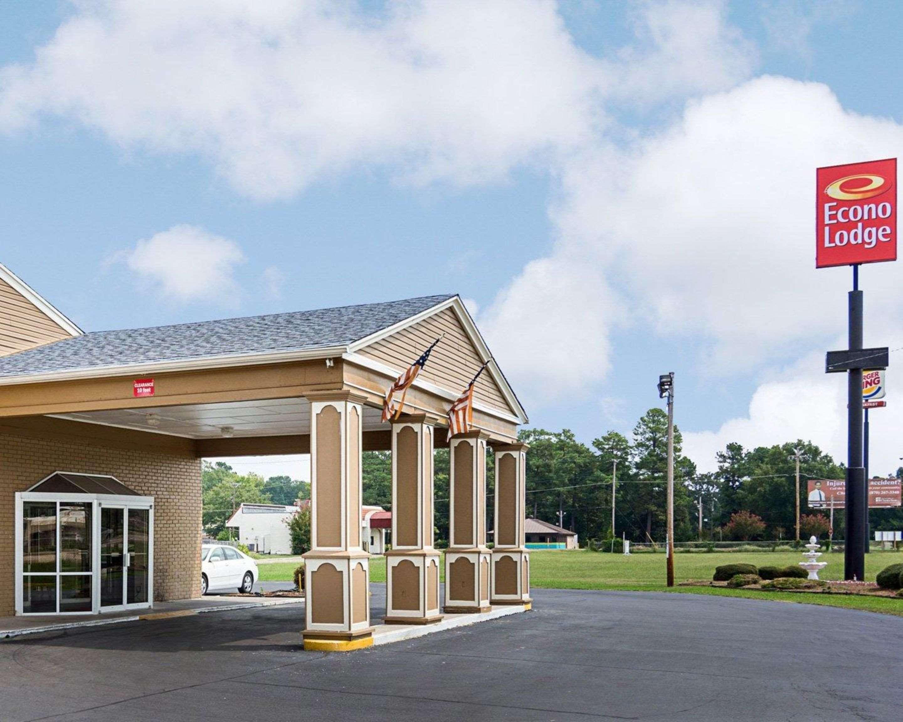 Econo Lodge Pine Bluff Exterior photo