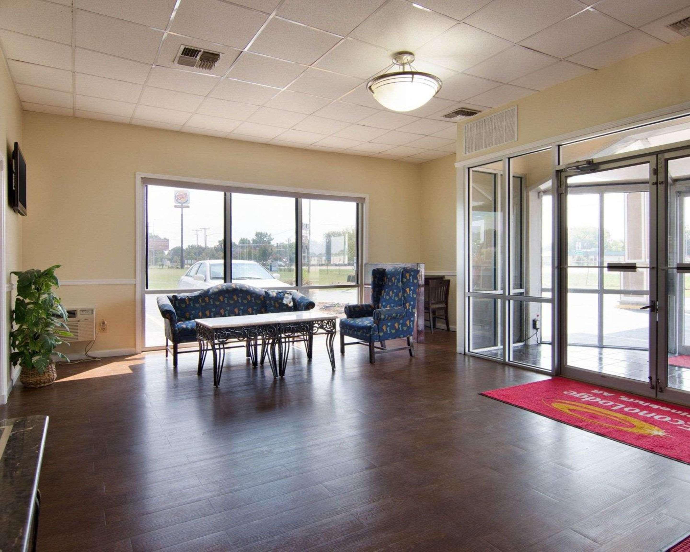 Econo Lodge Pine Bluff Exterior photo