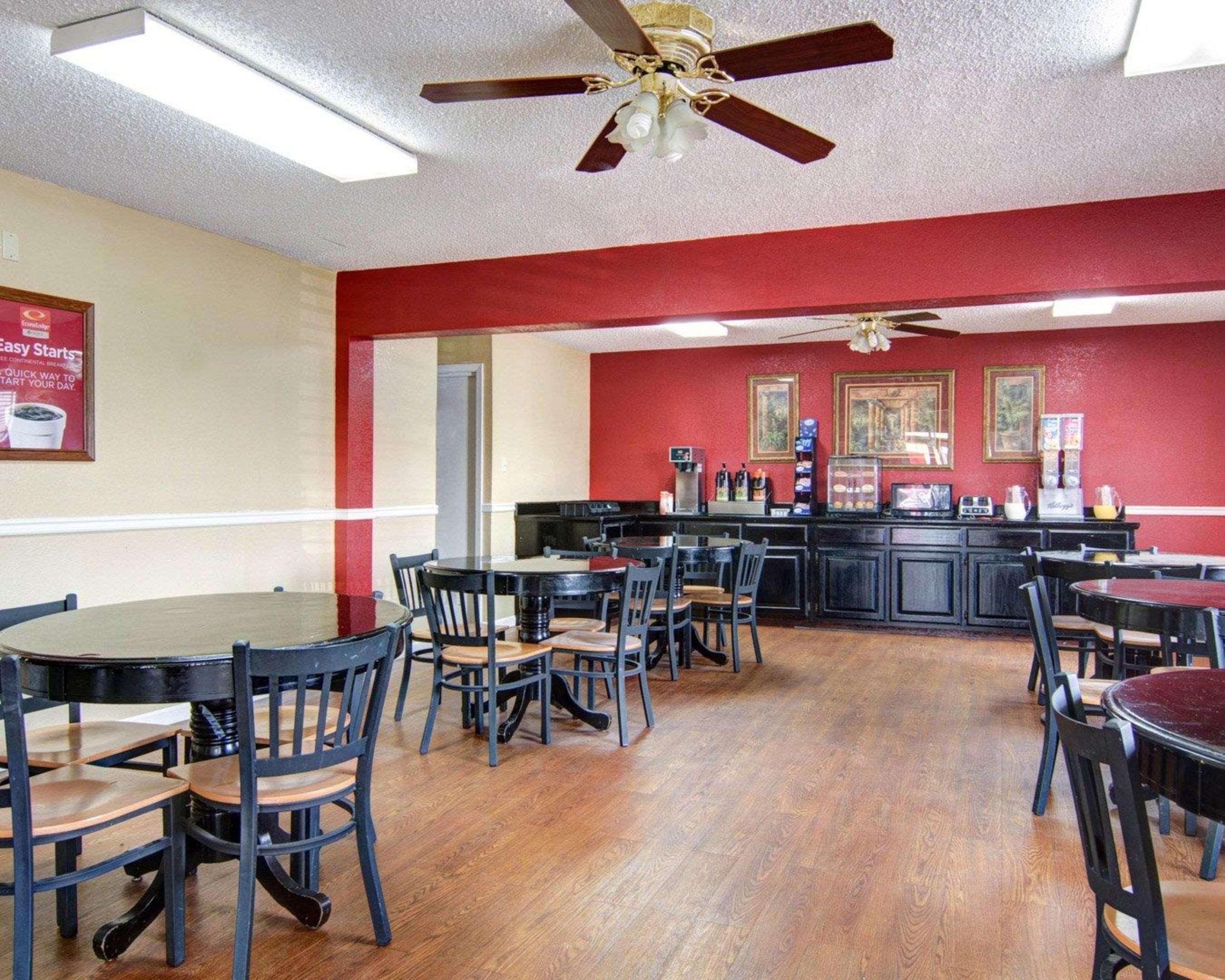 Econo Lodge Pine Bluff Exterior photo
