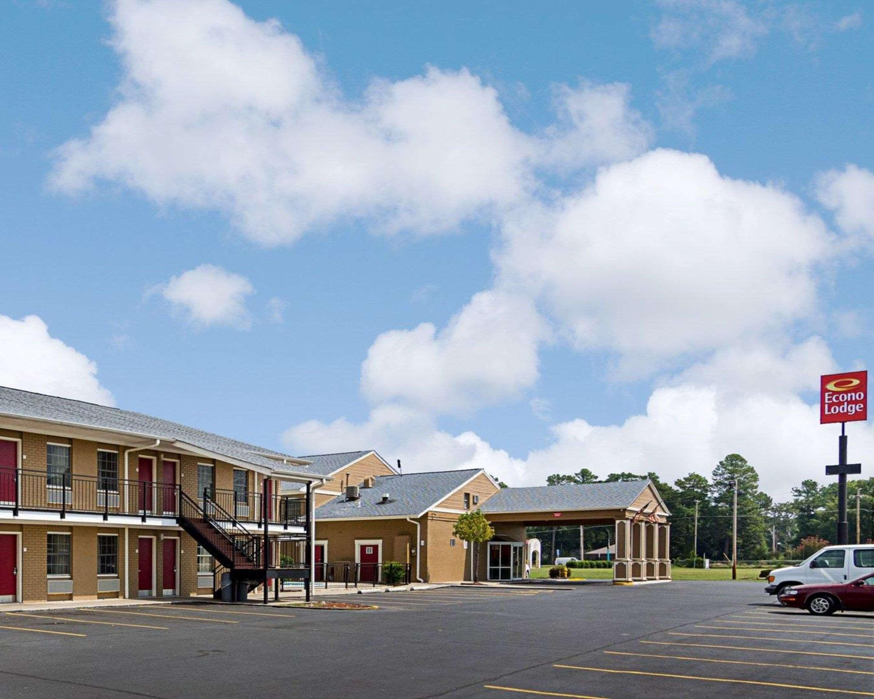 Econo Lodge Pine Bluff Exterior photo