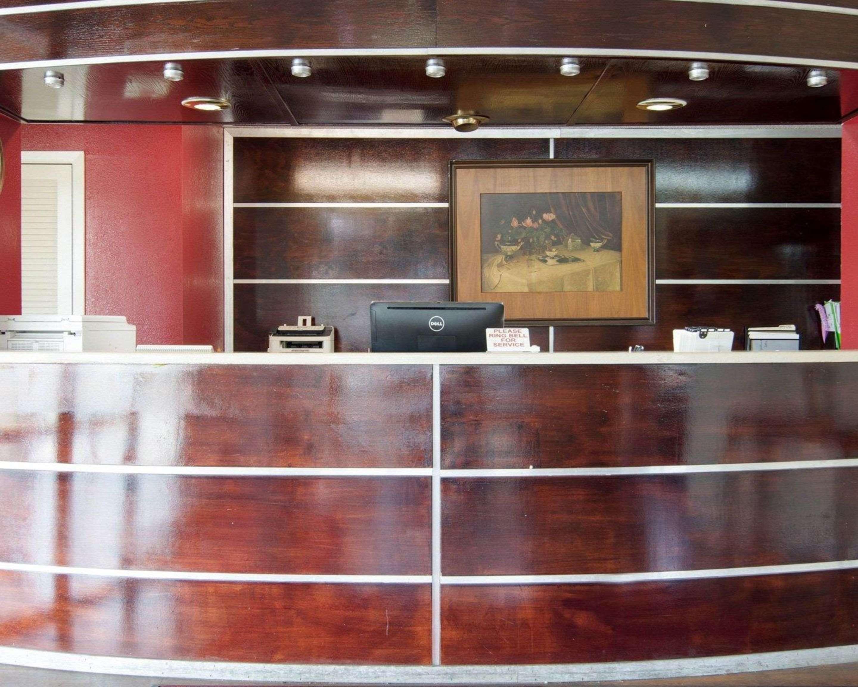 Econo Lodge Pine Bluff Exterior photo