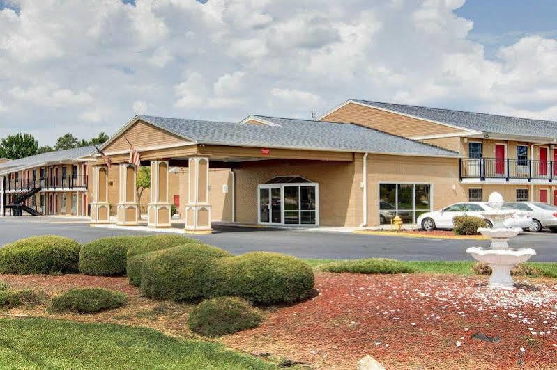 Econo Lodge Pine Bluff Exterior photo